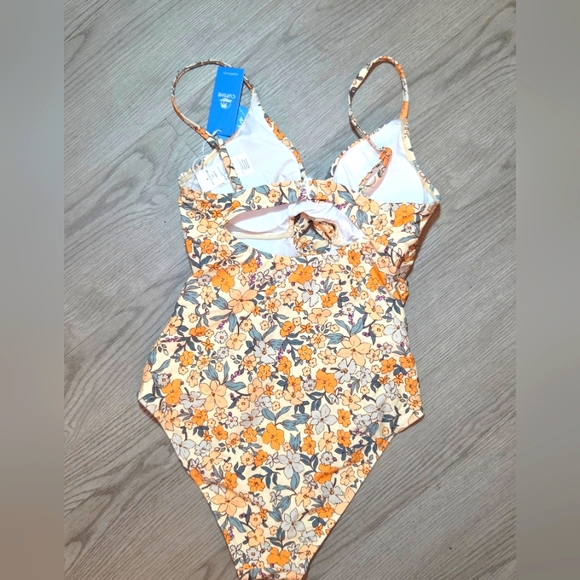 Nwt Cupshe Floral Bikini with Blue and Cream Accents - Picture 2 of 7